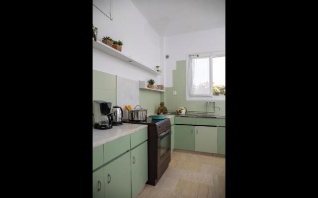 "aretis Apartment"- At The Foothills Of The Castle