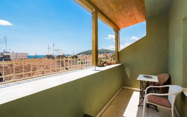City View Apartment