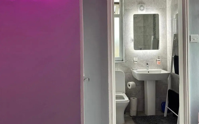 The Hideaway Home BD5 - 2 Bed Lovely Modern House