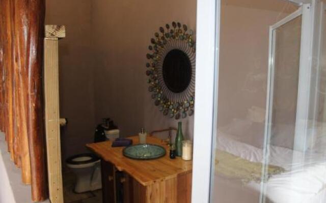 Sensayuma Backpackers
