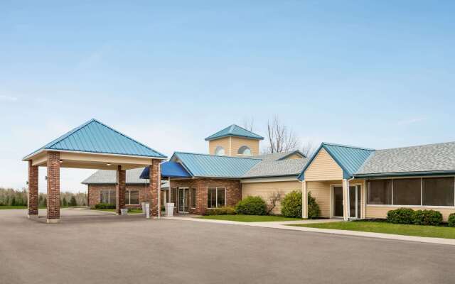 Days Inn & Suites by Wyndham Moncton