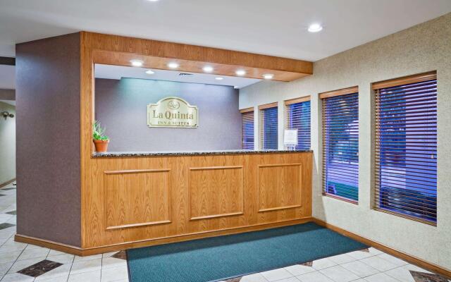 La Quinta Inn & Suites by Wyndham Overland Park