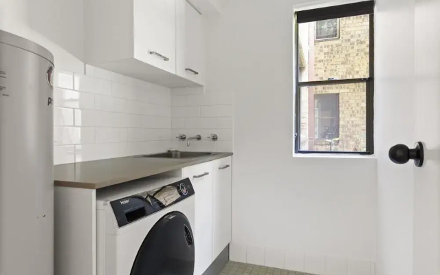 Stylish 3-bed Newport Stay With Balcony