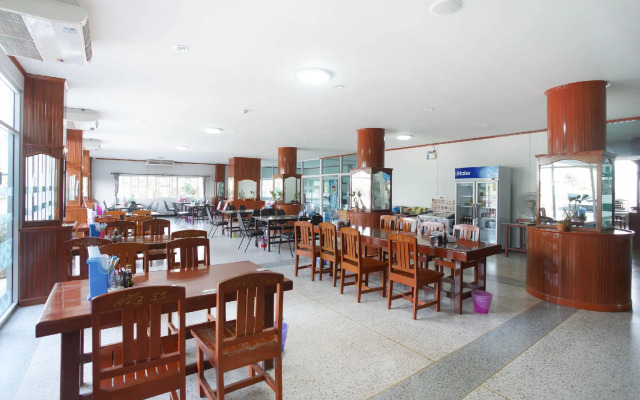 OYO 75394 Sakthong Grand Hotel