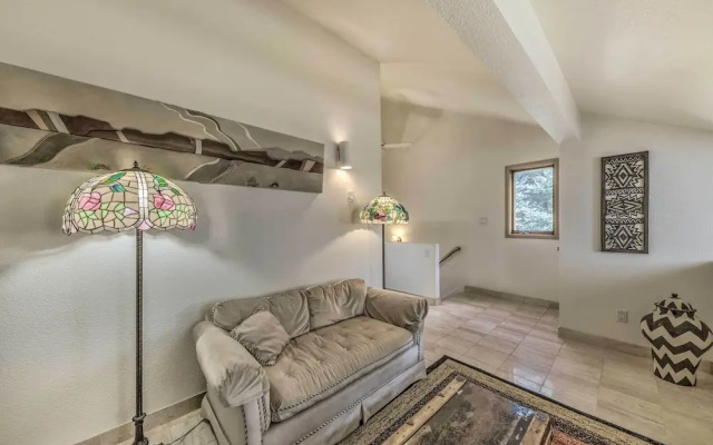 Cozy Cloudcroft Townhome ~ 1 Mi to Burro Ave!