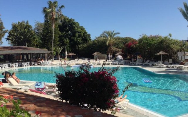 Paphos Gardens Hotel And Apartments
