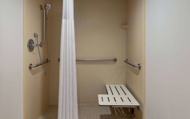 Comfort Suites Lake George