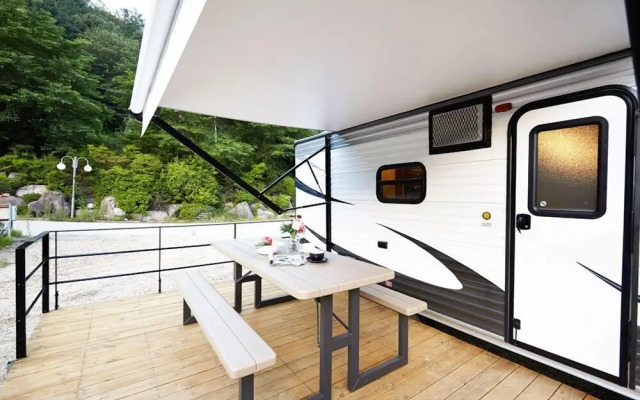 Sunshine Caravan