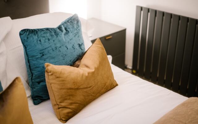 The Annex - Windermere Escape for Two