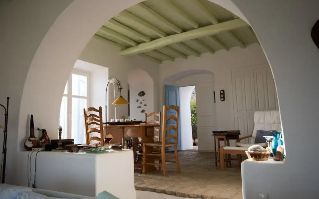 Villa Cycladic Breeze Tranquil & Private