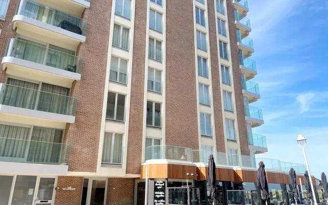 Sea Wall Retreat With Views