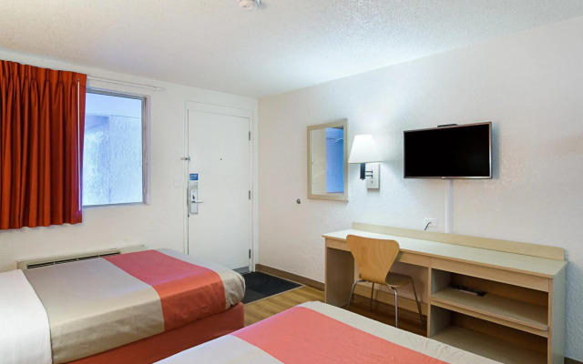 Motel 6 Denver, CO – Downtown