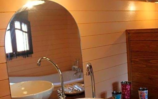 La roulotte "Les Saintes"