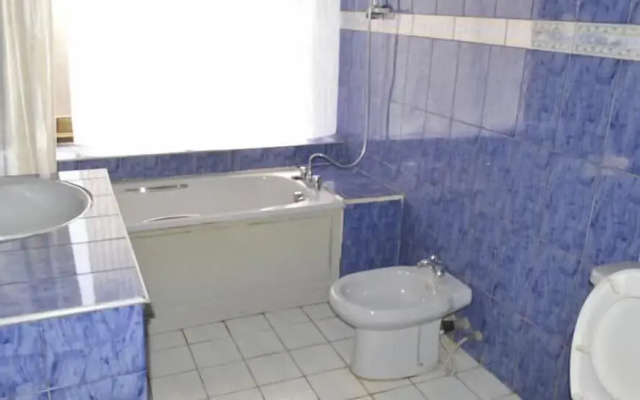Hotel International 2000