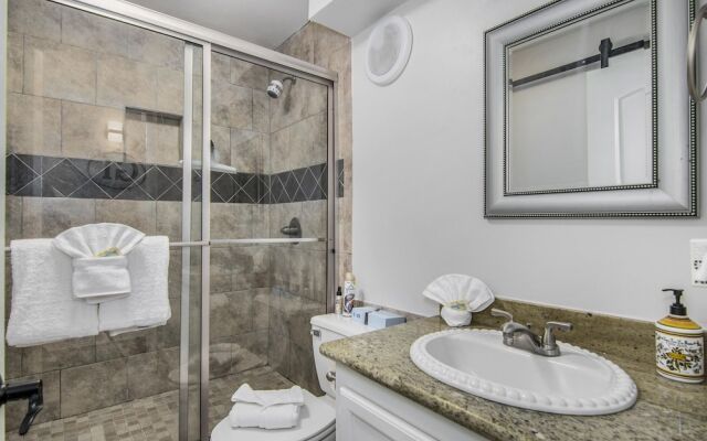 Islander East Miniums #216 2 Bedroom Condo