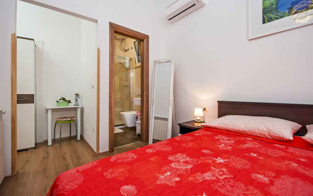 Apartments & Rooms Chiara