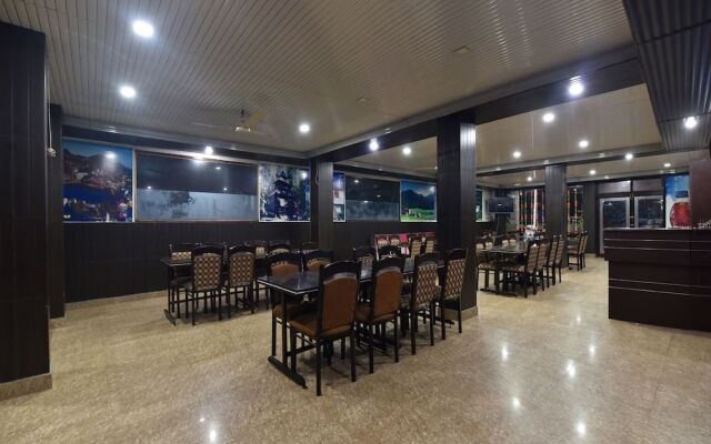 Oyo 28027 Hotel Dhruv