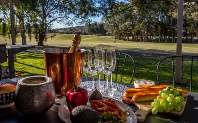 Condo 108 @ Horizons Resort & Golf, stunning course + lake Views