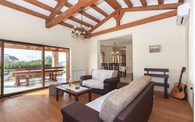 Nice Home in Vodnjan With Wifi and 4 Bedrooms