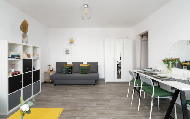 Retro Studio With Balcony by Renters