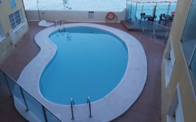 Flipper Top Suites
