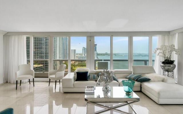 The Grand Condos by Edgewater One IR