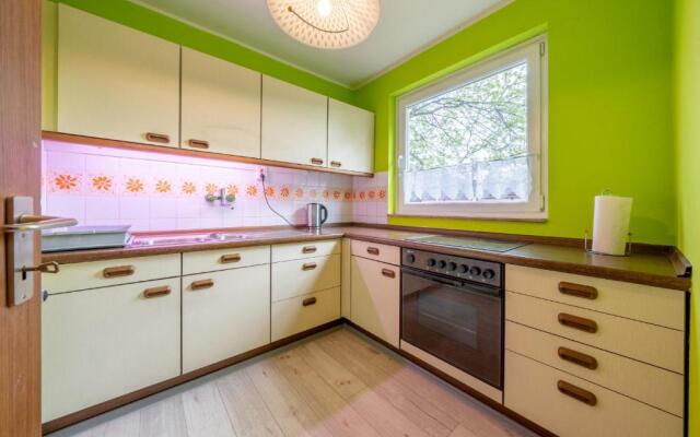 ID 4306 | Private Apartment