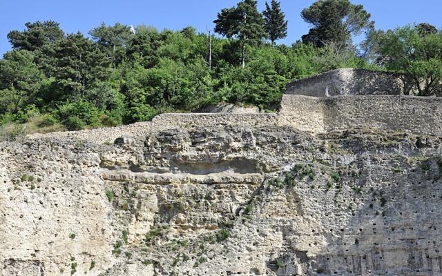 Luxury Villa with Jacuzzi in Carpentras Provence