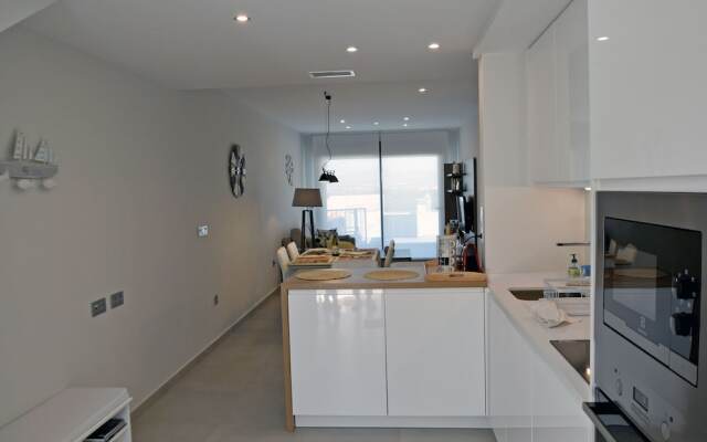 Luxury Apartment on the Beach with Pool 6