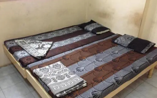 Jay khodiyar guest house