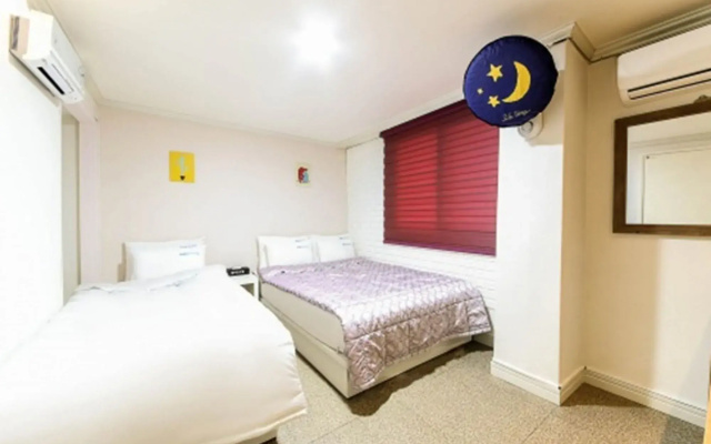 Gwangan Beach Blue Moon Motel