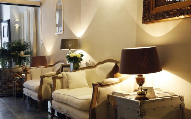 Lesar Hotel Angel