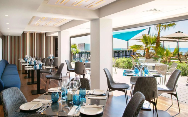 Mercure Larnaca Beach Resort
