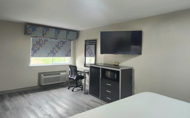 Days Inn by Wyndham Baytown Garth Road I10 East