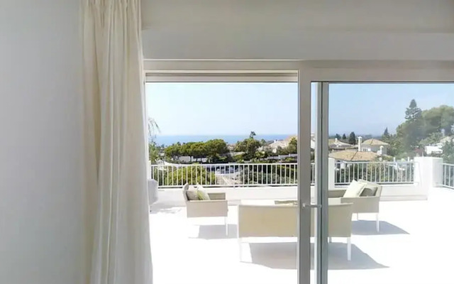 Exquisite Villa Near Beach - Heated Pool