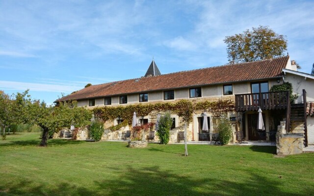 Wonderful location for weddings and parties by French château