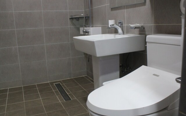 Samwoo Yacht Village