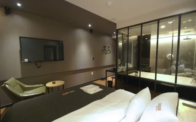 Busan Yeonsan Togok 2 Heaven