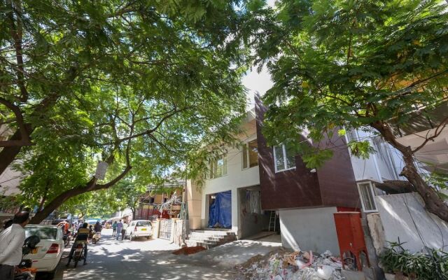 OYO 17356 Cute Orange Service Apartments