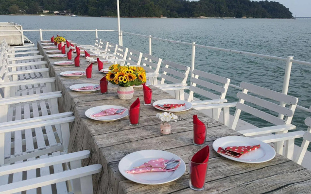 Rockbund Fishing Chalet