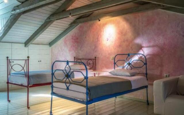 Bratis Holiday Home