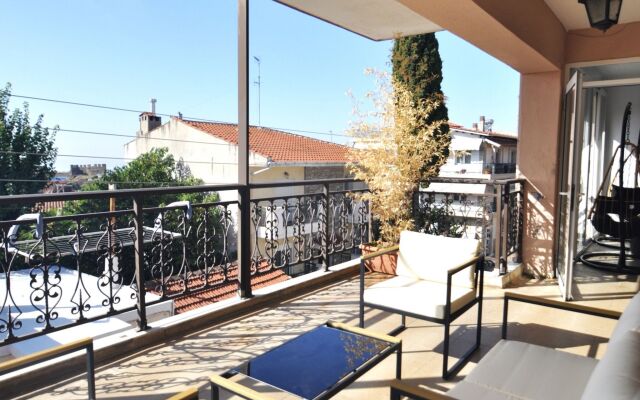 Zennova 80 Kastra Apartment