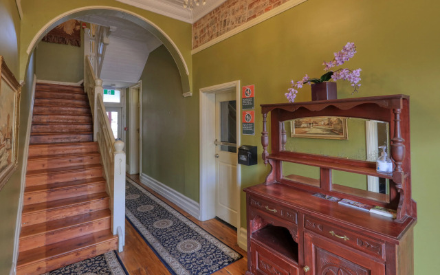 Commercial Travellers House