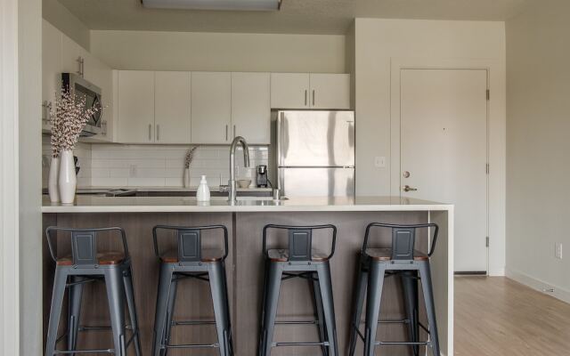 Downtown 2 BR w/ Wifi by Frontdesk