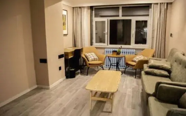 Homeinn Plus Hotel (Chifeng Gangtie Street South Railway Station)