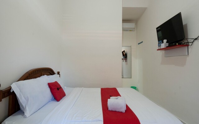 RedDoorz near Buleleng Harbour 2