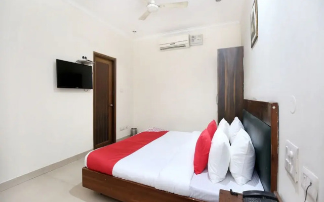 OYO 1950 Hotel Supreme