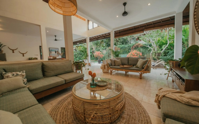 Villa Eight