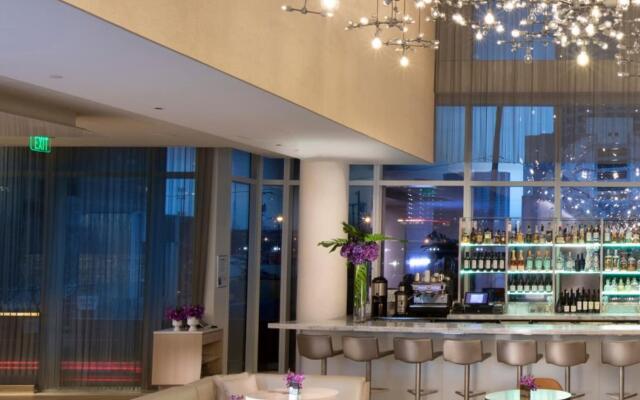 HALL Arts Hotel Dallas, Curio Collection by Hilton