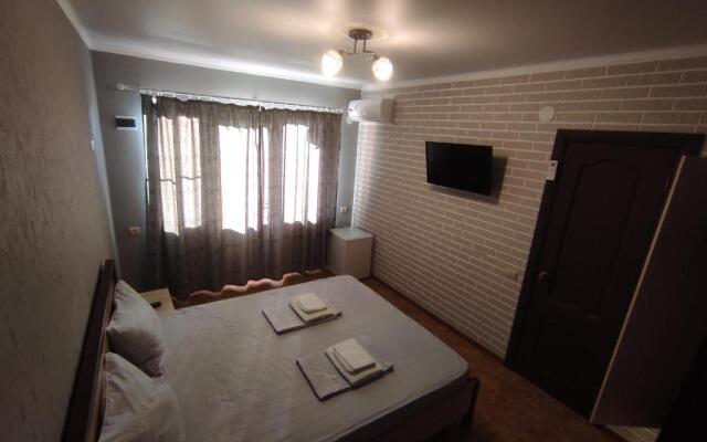 Guest House on Kiaraz 12
